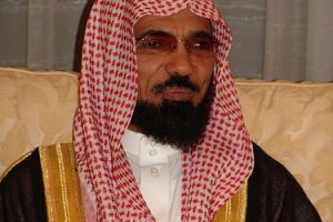 العودة ينفي مسؤوليته عن الجدل المثار حول مسلسل عمر