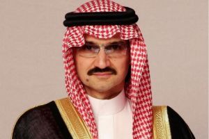 الملياردير السعودي الوليد بن طلال يتعرض لحادث مروري 