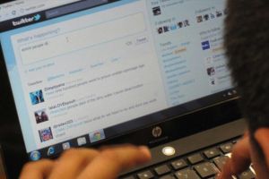 باكستان تحجب 15 موقعا إلكترونيا بسبب عرض مقاطع فيديو لسياسيين