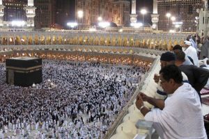 السعودية تراقب المعتمرين في مكة المكرمة بـ 1700 كاميرا 