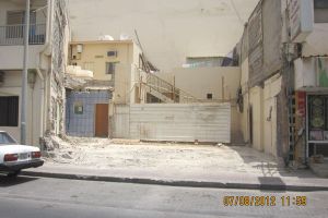 رئيس الوزراء يأمر بهدم وإعادة بناء منزل أسرة بحرينية بالبسيتين