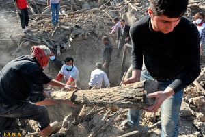 إيران ترحب بالمساعدات الخارجية لضحايا الزلزالين 