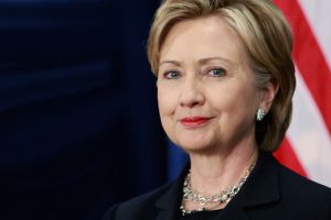 كلينتون تتمنى للمسلمين عيد فطر ملؤه 'السلام والسعادة'