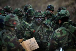 بدء مناورات عسكرية سنوية مشتركة بين كوريا الجنوبية والولايات المتحدة 