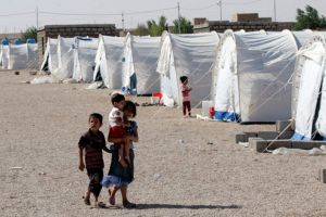 تركيا تحذر من أنها قد لا تستطيع استيعاب المزيد من اللاجئين السوريين 