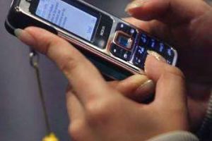 باكستان تعيد خدمة المحمول بعد قطعها بسبب تهديدات أمنية في عيد الفطر 