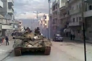 الدبابات السورية تقصف دمشق ومقتل ثمانية