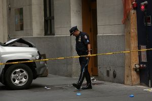 تعرض عشرة أشخاص لإطلاق النار خارج مبنى إمباير ستيت في نيويورك ومقتل المسلح