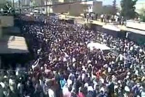  المرصد السوري: 200 قتيل على الاقل في مدينة داريا بريف دمشق السبت