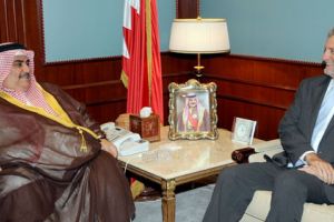 وزير الخارجية يتعرض مع السفير الاميركي مسار العلاقات الثنائية