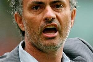 مورينيو: يتعين على كارفاليو الرحيل عن ريال مدريد أو الاعتزال