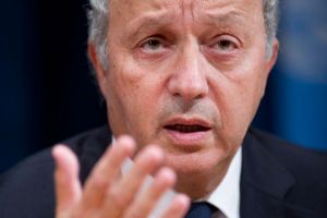 فابيوس: باريس تريد مساعدة 'المناطق المحررة' في سوريا لتحضير مرحلة ما بعد الأسد