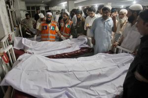 12 قتيلا على الاقل في انفجار سيارة مفخخة قرب بيشاور 