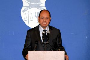 اقتطاع 20 بالمئة من مرتبات كبار الموظفين لدعم الموازنة في تونس 