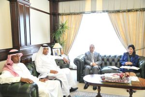 وزير الأشغال يبحث توفير مداخل ومخارج جديدة لأم الحصم وجسر مشاة بشارع الكويت