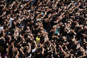 تنامي الاحتجاجات في هونج كونج ضد 'غسيل المخ' في المدارس 