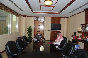 وزير الصناعة والتجارة يستقبل الرئيس التنفيذي لبنك بي أم أي البحرين