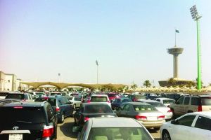 ساعتان لعبور جسر الملك فهد في أول إجازة دراسية