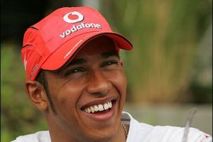 ماكلارين يستعرض قوته في معقل فيراري ويتصدر التجربة الحرة الثانية لسباق فورمولا الإيطالي 