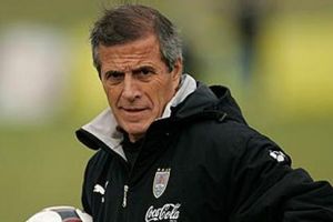 تاباريز يعترف بأحقية كولومبيا في الفوز على أوروجواي برباعية