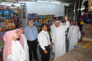 الرئيس التنفيدي لـ 'الكهرباء والماء' يزور السوق القيصرية ومواقع لعدد من المحطات