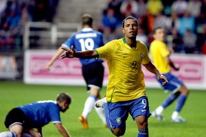 ميراندا يأمل بالعودة الى منتخب البرازيل