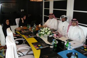 الجودر يطلع على تجربة جائزة حمدان بن محمد بن راشد الدولية للتصوير الضوئي