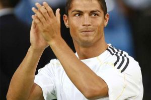 رونالدو: تركيزي ينصب على الفوز وليس العقود 