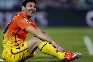 ريال مدريد يخسر في اشبيلية وميسي يسجل هدفين لبرشلونة