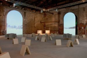 معرض 'خلفية' في بينالي فينيسيا الثالث عشر يفتح خمس جهات للتعرف على مملكة البحرين