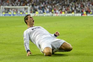 كريستيانو رونالدو يدفع الحزن بعيدا ويستعيد الفرحة والتألق