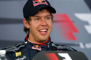 جائزة سنغافورة الكبرى: فيتل يستفيد من انسحاب هاميلتون ويحقق فوزه الثاني في 2012