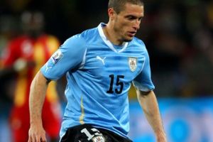 الإصابة تثير الشكوك حول مشاركة الأوروغوياني بيريز أمام الأرجنتين وبوليفيا