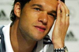 الألماني بالاك يعتزل عالم كرة القدم