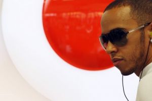 هاميلتون يفضح خلافاته مع باتون على 'تويتر'