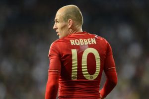 الهولندي روبن لا يعرف الفترة التي سيبتعد خلالها عن الملاعب بسبب الإصابة