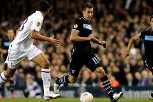 'يويفا' يغرم لاتسيو بسبب هتافات عنصرية