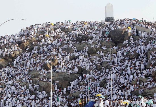 الحجاج يؤدون مناسك يوم عرفة-رويترز