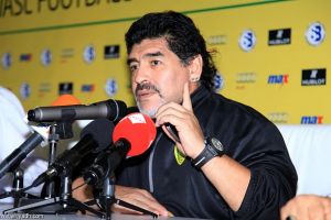 الوصل الإماراتي ينفي تولي مارادونا تدريبه خلفا لميتسو