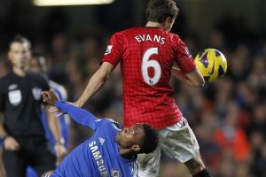 مانشستر يوقف انطلاقة تشيلسي وخطأ تحكيمي يكلف ليفربول نقطتين بالدوري الإنجليزي