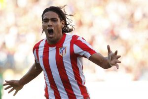 فالكاو يمتدح مدربه سيميوني ولا يتوقع الفوز بجائزة أفضل لاعب في العالم