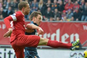 تفينتي يهزم فينورد ويستعيد صدارة الدوري الهولندي