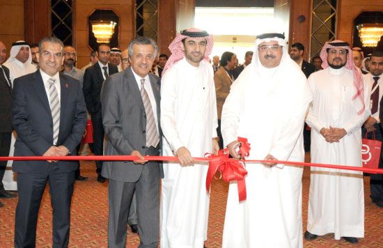 الشيخ محمد يفتتح مؤتمر بتلكو لتشجيع المؤسسات الصغيرة - تصوير محمد المخرق