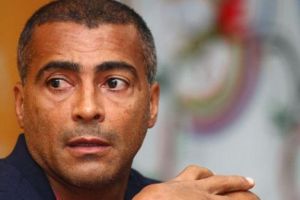 روماريو يرشح بيكنباور لخلافة بلاتر في رئاسة الفيفا