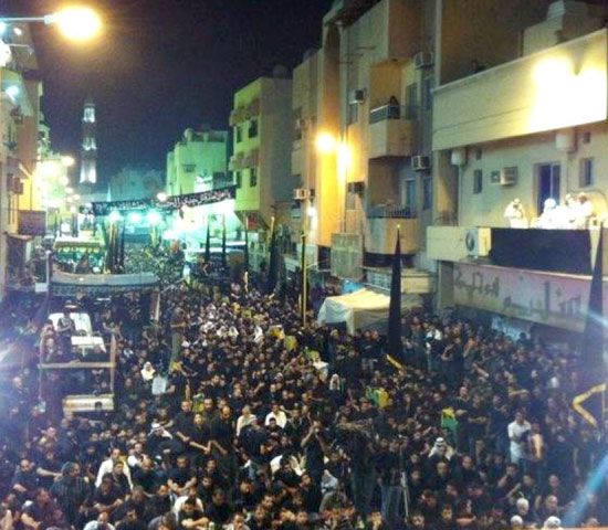 جمع غفير شارك في الصلاة ليلة العاشر من محرم