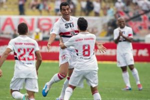 أتلتيكو مينيرو ينتزع الوصافة من غريميو  