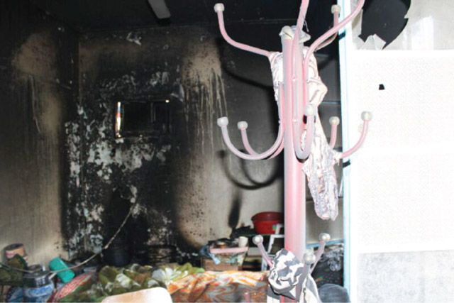 آثار الحريق في غرفة الفقيد