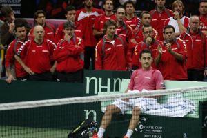 ألماجرو يرهن مشاركته في كأس ديفيز بحالة كتفه المصابة  