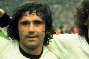 مولر يأمل أن يبقى رقم ميسي القياسي لمدة 40 عاما أخرى