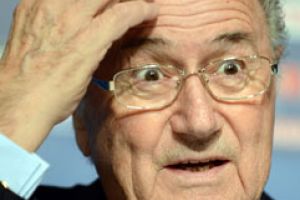 بلاتر يبدي قلقه من العنف في ملاعب أمريكا الجنوبية